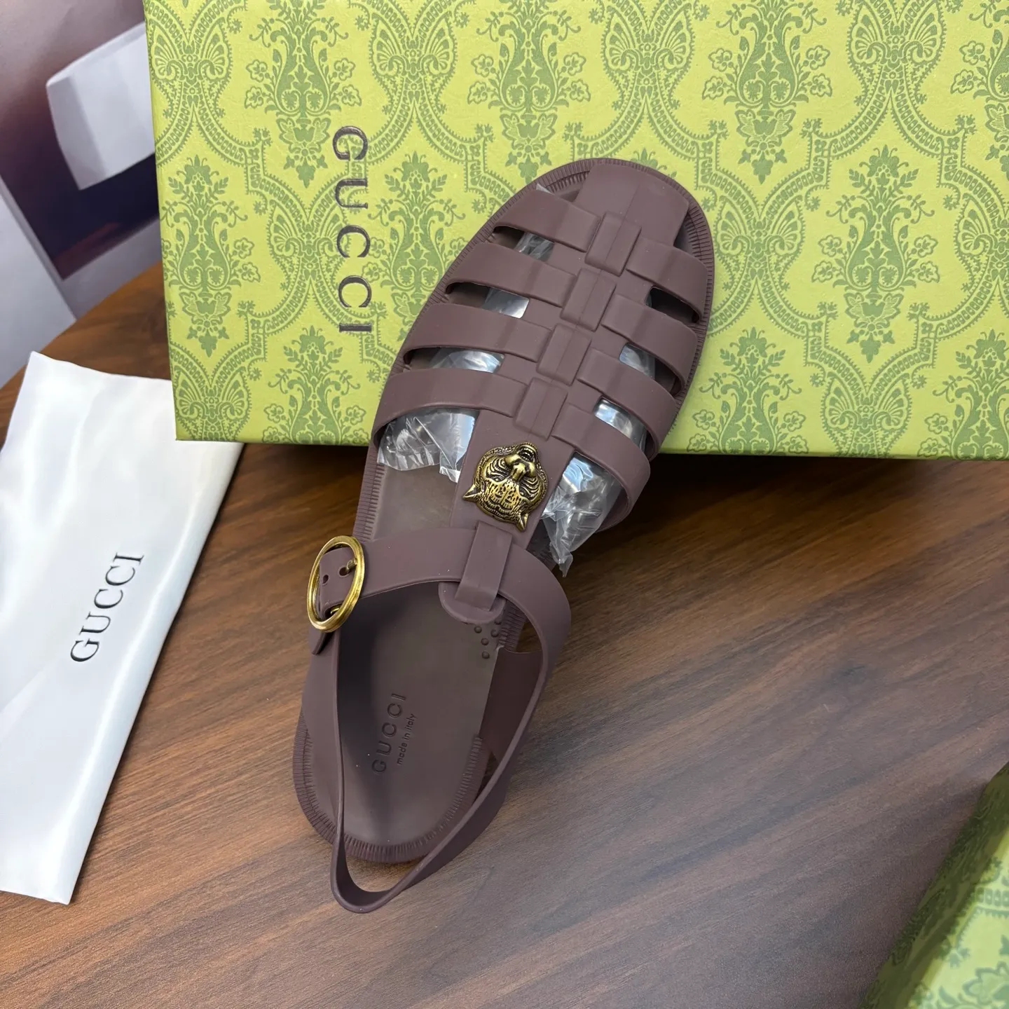 Men's shoes 260💰 [Gucci] Counter quality, top-quality original goods, real photos! Original TPU material, fine workmanship, comfortable; genuine 1:1 replica Size: 36 ~ 46